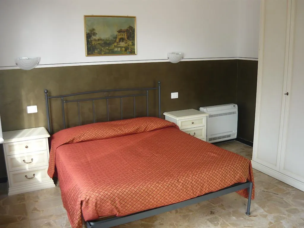 Agriturismo Le Collinette Villanova d'Albenga Lantgård